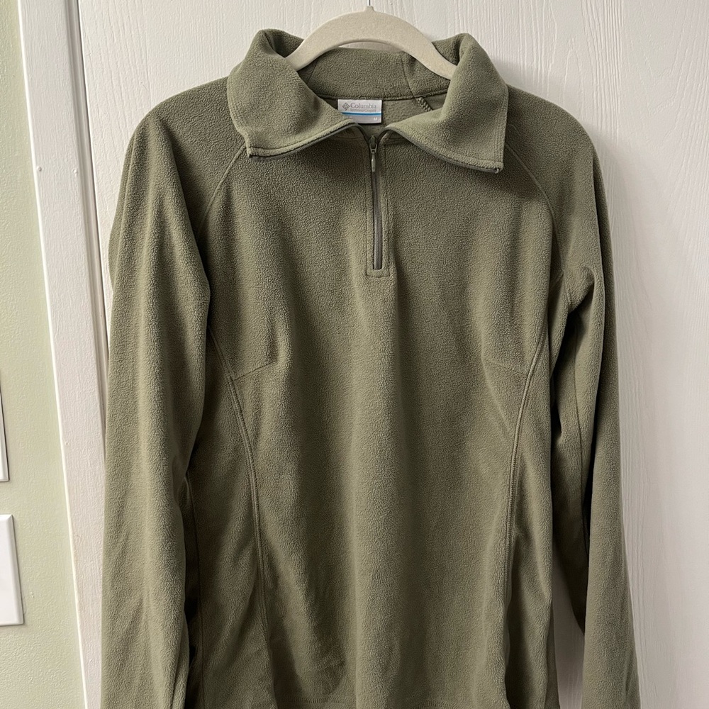 Columbia Women's Zip-Up Sweater in Olive